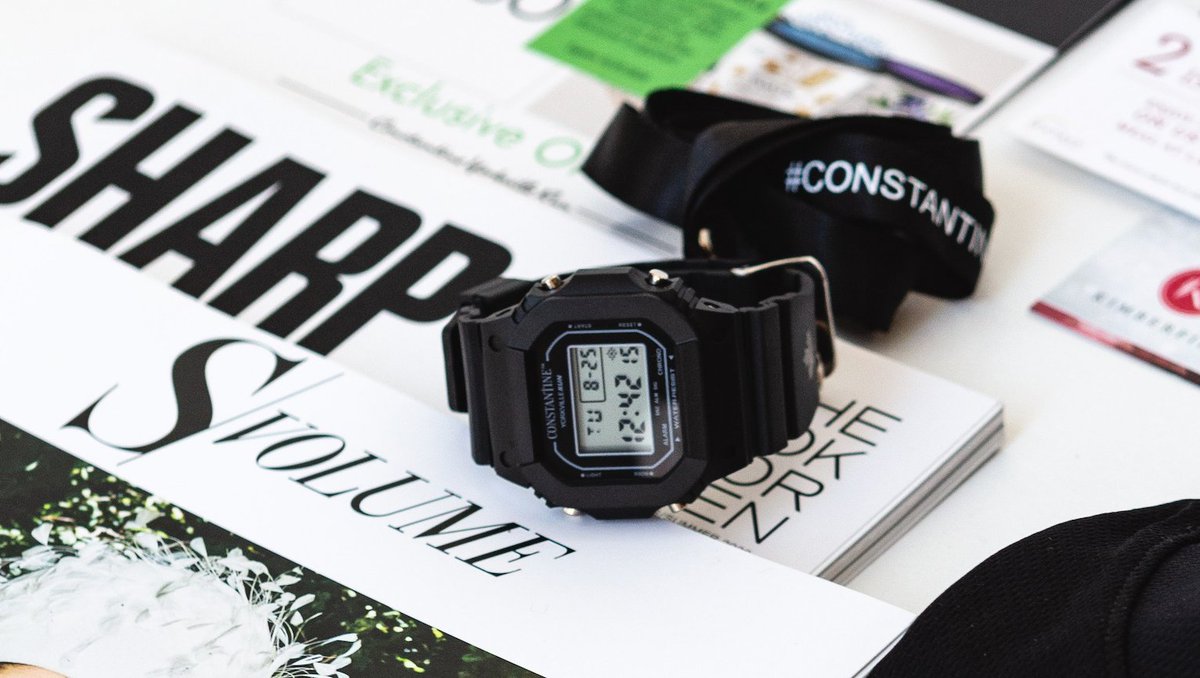 YorkvilleRun's tweet photo. Take a closer look at this year’s Starter’s #Medal. 🏅 A custom Constantine Yorkville Run #stopwatch! ⌚️ https://t.co/QrYNRP6TDn