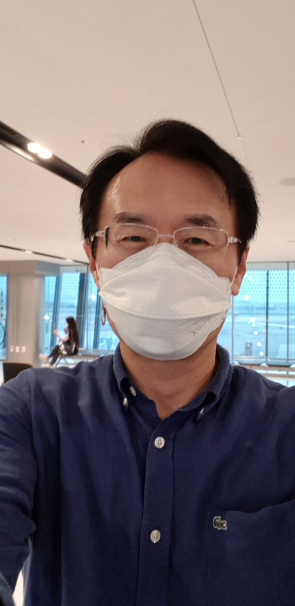 이재명 지사의 '전 국민 재난지원금' 주장은 '보편적 복지'와 무관합니다!

이 지사는 재난지원금 선별 지급에 대해 민주당의 보편적 복지 노선을 버리고 보수 야당의 선별적 복지에 동조하는 것이라고 비판했습니다.

이는 잘못된 것이므로 제 견해를 밝힙니다. 일독 요청!

m.facebook.com/story.php?stor…