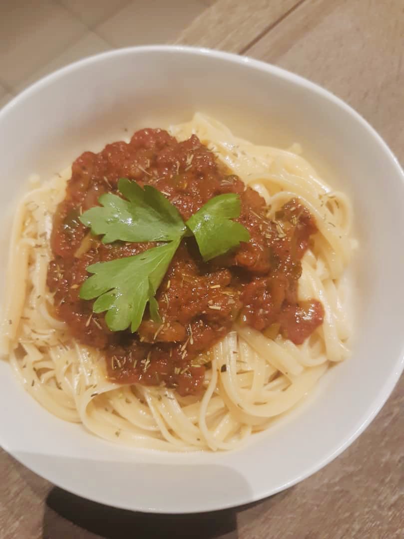 p_kissimba's tweet photo. @BokulakaLulu Mon hier j’ai testé un produit #Madeinrdc que je vous recommande à trouver dans nos #Bisoshop bientôt #Nabio sauce tomate et nous soutenons le jeune entrepreneur @CodidisCongo @FelySamuna @guyntoto @central_sage @CybelleKamba @annytenga @AndyBemba @leonKakese #Fièrementcongolais https://t.co/Fq7pOxj0kR