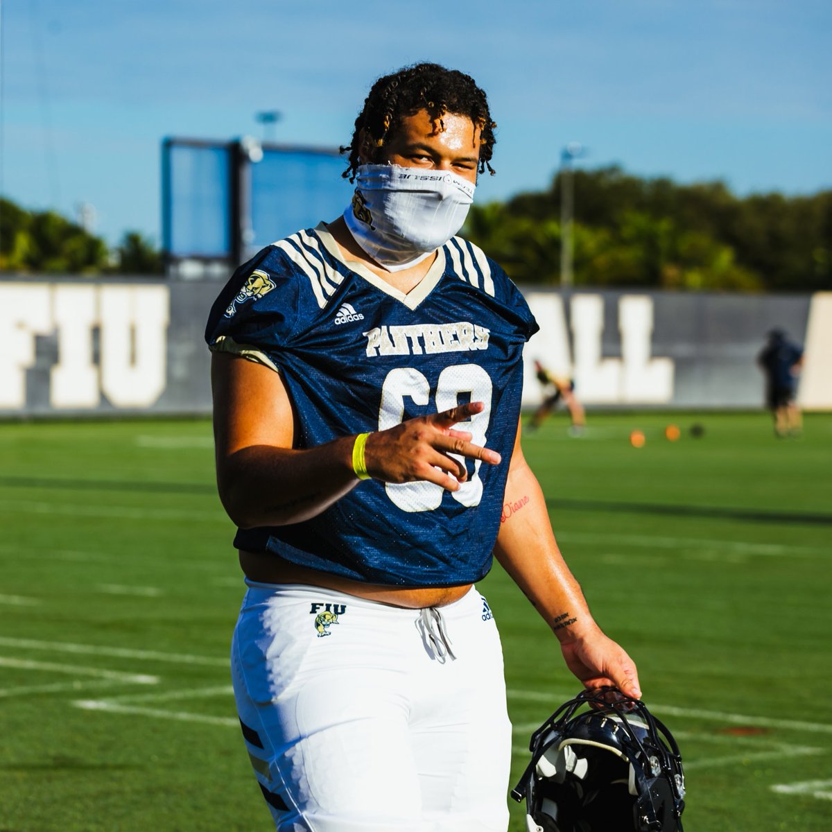 FIUFootball's tweet photo. Back at it 🤙

#PawsUp 🐾 | #PantherPride https://t.co/hFRKJTRaIk