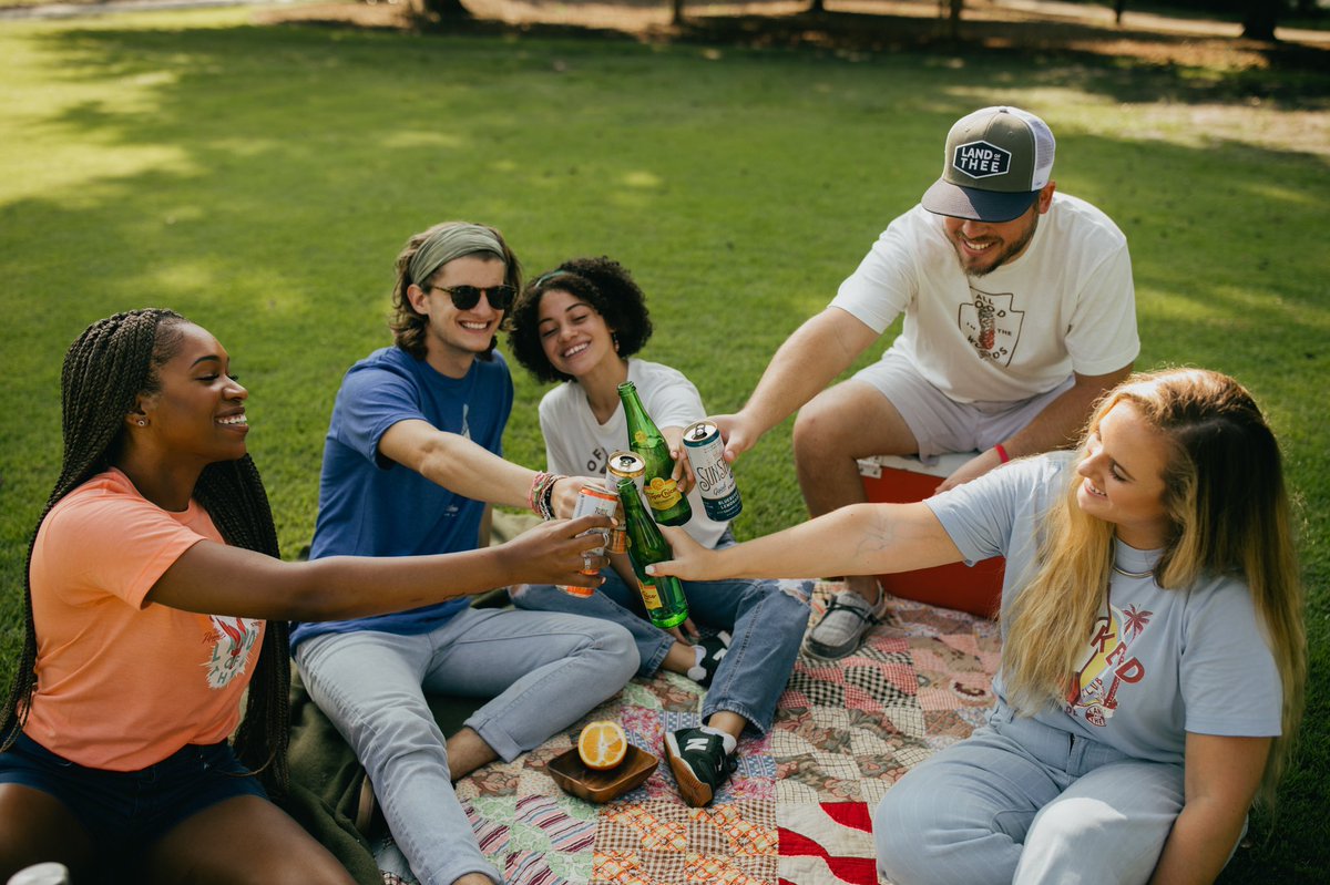 landofthee's tweet photo. Cheers to a long weekend!⁣
⁣
#landofthee #thefabricofyou https://t.co/Q8F0vj6PL2