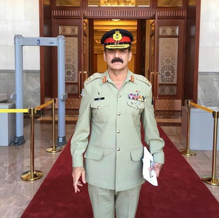 Tahir13152782's tweet photo. مورخ لکھے گا کہ ایک ریٹائرڈ جنرل میں ایک حاضر سروس جج اور ایک تیسری بار بننے والے وزیراعظم سے زیادہ اخلاقی جرات تھی۔  
@AsimSBajwa
#BackBoneOfCPEC_AsimBajwa https://t.co/9QPdTznTnX