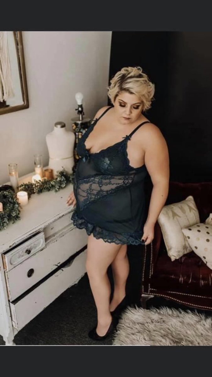 BeverlysSecret's tweet image. It’s Friday-yayyyy!!! 

We are now open for appointments any day of the week!  

Green is the color of the week so make sure you watch our live video from Monday of our 50% off items and also our 75% off clearance items as well!  💚💚💚