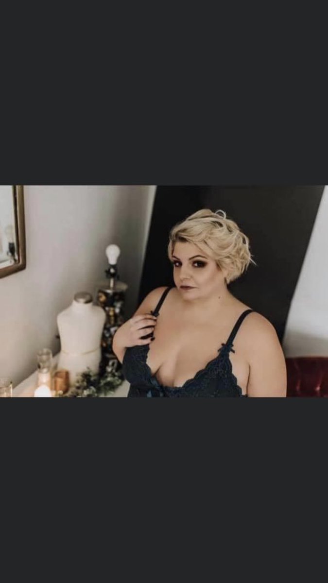 BeverlysSecret's tweet image. It’s Friday-yayyyy!!! 

We are now open for appointments any day of the week!  

Green is the color of the week so make sure you watch our live video from Monday of our 50% off items and also our 75% off clearance items as well!  💚💚💚