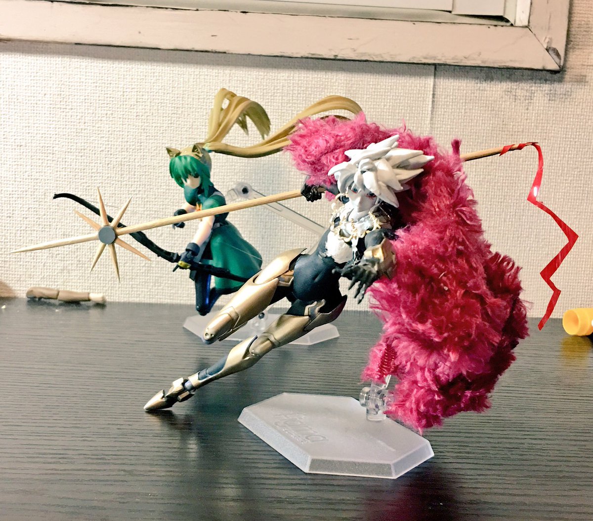 しど 引越し作業中 5つ目 メディアさんのローブ 身体はあるけど ローブがまだない W 通常のローブと ヘカティックグライアー 用の作りたいわ