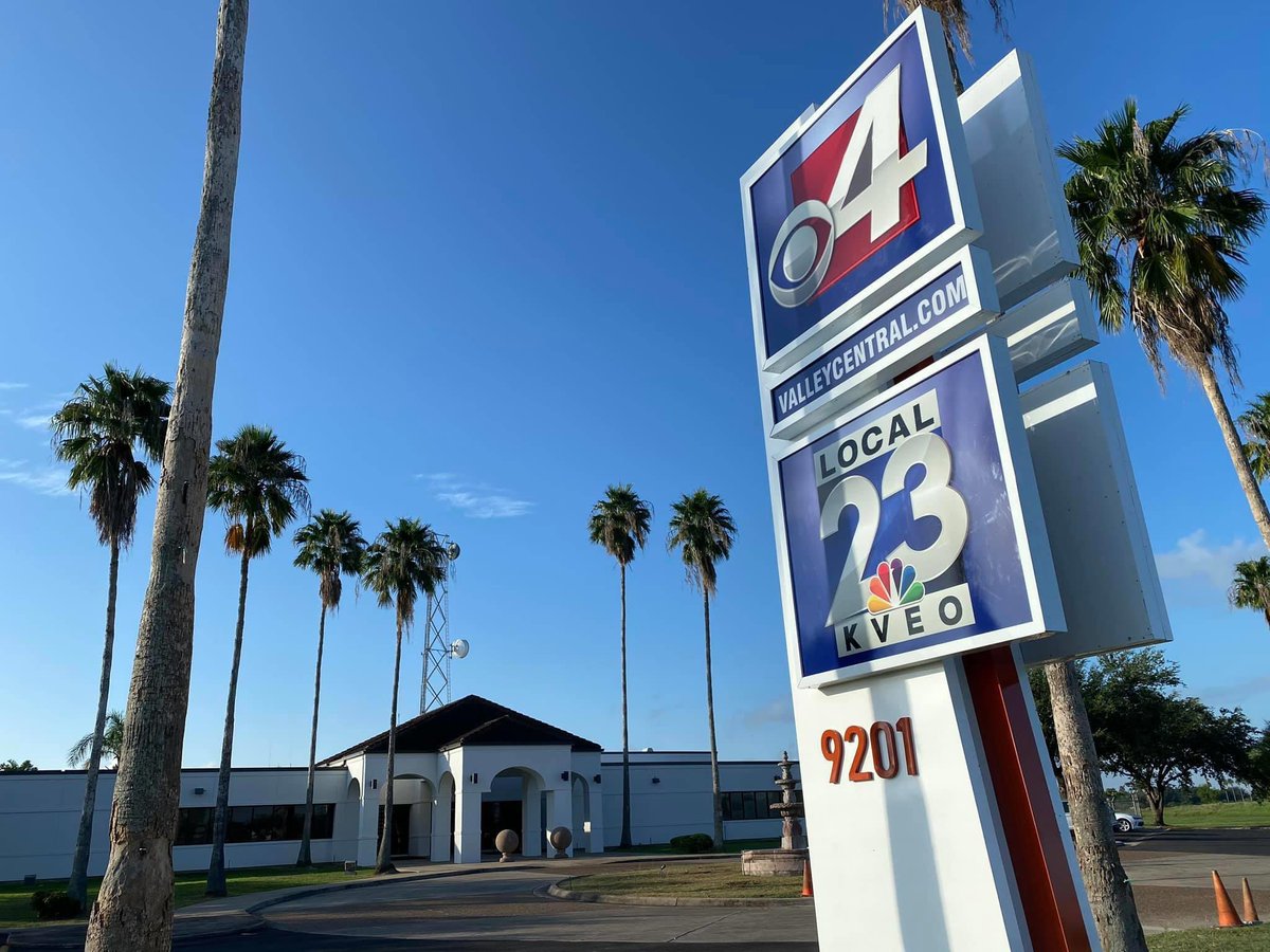 DanielleBandaTV's tweet photo. My #FilmPartner #RayGomez took these amazing #photos of our TV station’s NEW SIGNAGE 🤩 

Love coming here every day 🎥🎞📺 

#TvHost #EntertainmentHost #Correspondent #Influencer #Vlogger #TvLife #Film #TvStation #DanielleBandaTV #LifestyleShow #EntertainmentTV #NexstarNation https://t.co/QxUuuXou04