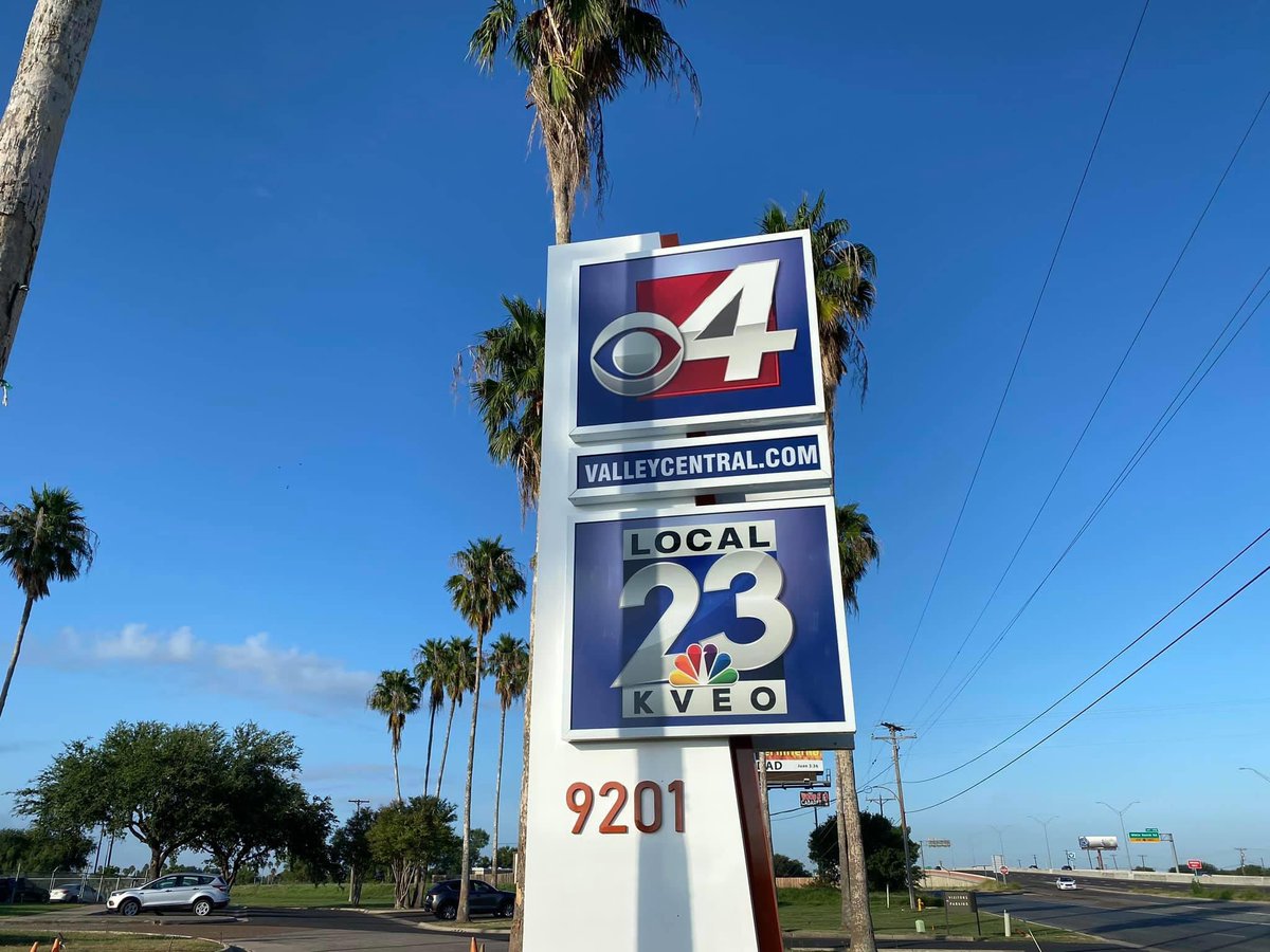 DanielleBandaTV's tweet photo. My #FilmPartner #RayGomez took these amazing #photos of our TV station’s NEW SIGNAGE 🤩 

Love coming here every day 🎥🎞📺 

#TvHost #EntertainmentHost #Correspondent #Influencer #Vlogger #TvLife #Film #TvStation #DanielleBandaTV #LifestyleShow #EntertainmentTV #NexstarNation https://t.co/QxUuuXou04