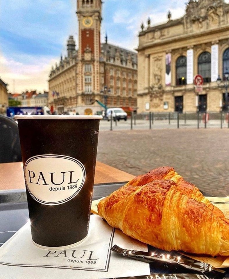 🛍️ En cette période de rentrée où Lille est habituellement en fête, PAUL n'oublie pas sa ville natale, chère à son cœur et souhaite une bonne braderie des commerçants à tous les lillois. ❤️