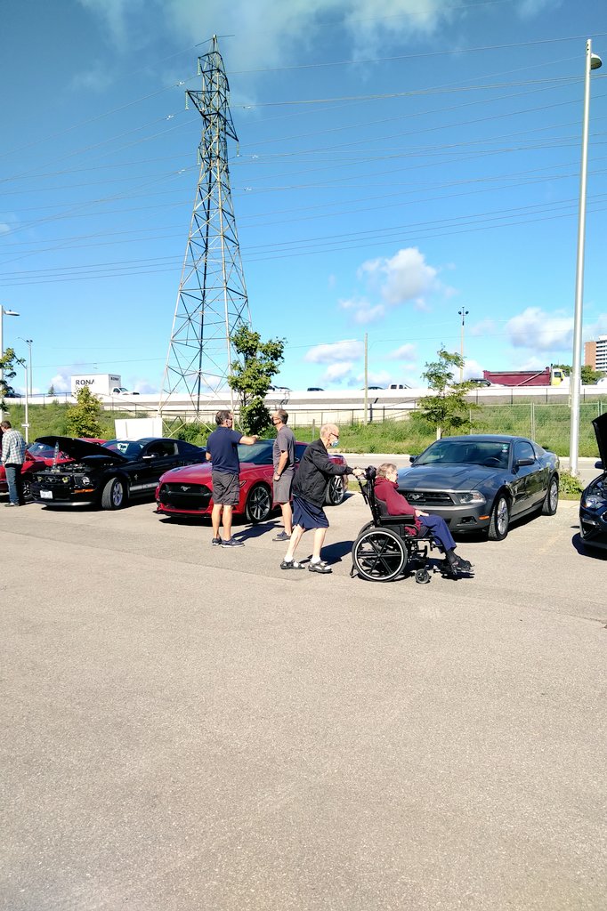 NAUSECAR's tweet photo. Here we are! So nice to get these folks out on a beautiful day to see some beautiful cars! @FordPerformance @Ford @FordCanada @FordMustang @ChaseBriscoe5 
#InvestInKindness https://t.co/tPsWIkpZbr