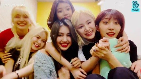 Thread of my interactions as a Forever with EVERGLOW members Going to use this & hope I can keep updating through spending more and more time with them. The girls are so precious & I'm just a random unnie from Malaysia who loves them with all my heart  @EVERGLOW_twt