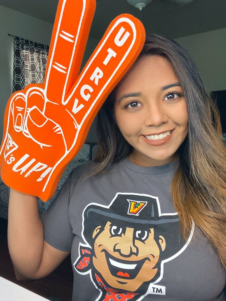 MrsScoCal's tweet photo. College Spirit Friday at IDEA Weslaco Pike! Had to show off my spirit and love for my Alma mater @utrgv! 🧡 #FirstGenerationCollegeGrad #CollegeColorsDay #UTRGV #ProudEducator #CollegeForAll https://t.co/zkpM5w1YDO