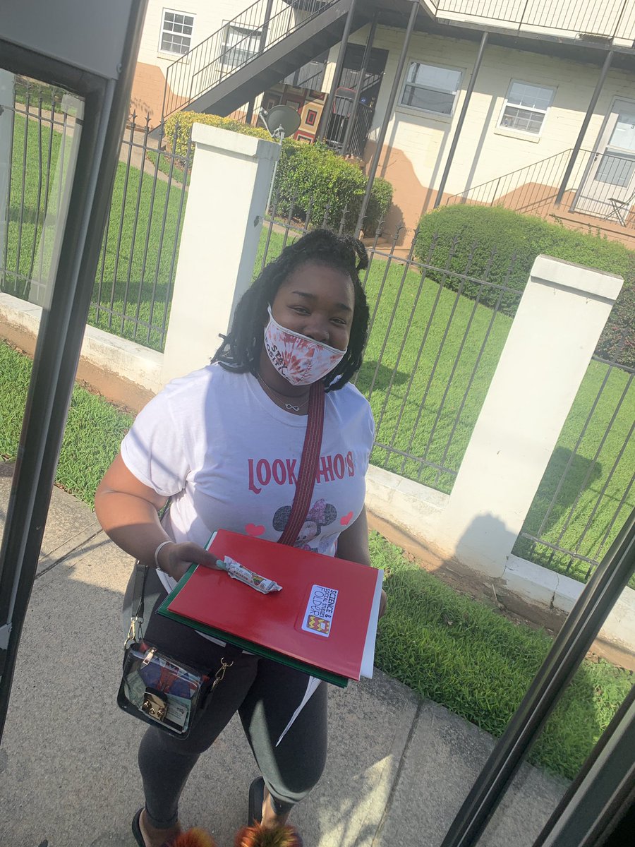 ValueTheirVoice's tweet image. Instructional resource pick-up day for Slater Scholars!!!       Thank you to the families that have picked up resources from our  pick-up locations in the community. @SlaterPBSA @PBS_Atlanta