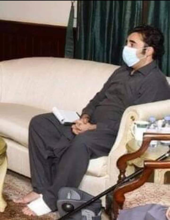 LalaMuradKhan's tweet photo. Chairman PPP Bilawal Bhutto Zardari never fails to amaze us. Today, with an injured foot he has started visiting the flood and rain affected areas. May Allah be with my chairman and bless him with speedy recovery of his foot too.
#BBZForPakistan https://t.co/8dd0K3FeHT