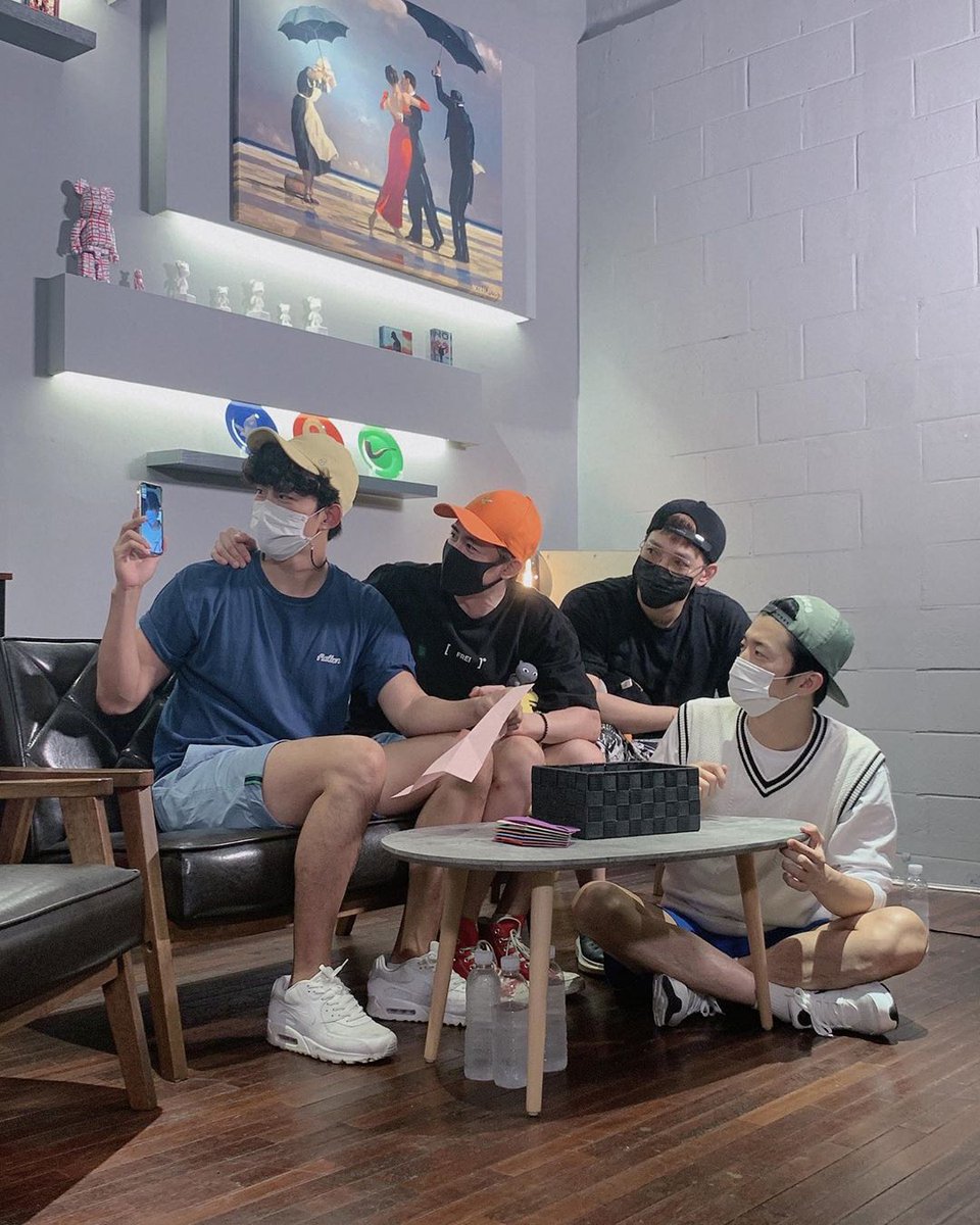 [2PM IG] 

#🐼🐨🐱🐥🐧🍌
instagram.com/p/CEtsTsglySP/