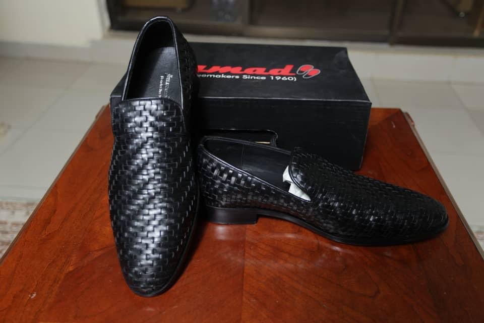 sadiqhadejia's tweet photo. Hello everyone! I’d like to formally introduce my business to you all, for your high quality shoes, textiles and caps SH_collection is here for you. Our quest is to make you foxy and classy. For whatsapp/call 08068683317. https://t.co/a2ibVQJAiP
