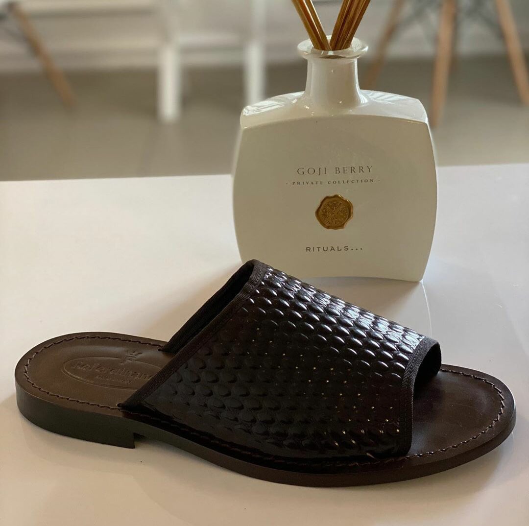 sadiqhadejia's tweet photo. Hello everyone! I’d like to formally introduce my business to you all, for your high quality shoes, textiles and caps SH_collection is here for you. Our quest is to make you foxy and classy. For whatsapp/call 08068683317. https://t.co/a2ibVQJAiP