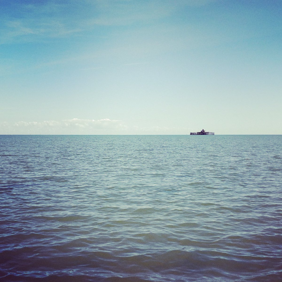 Co-working by the sea means a walk with a view during the lunchbreak. Great for #wellbeing and #mentalhealth
#coworking #hernebay
