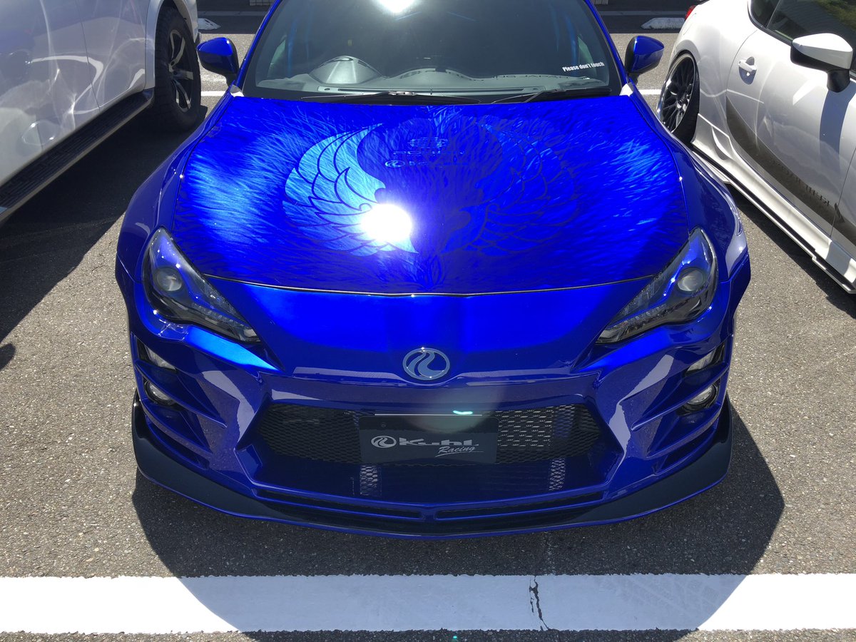 takahiko1114's tweet photo. #グラインダータトゥー ボンネット🌈✨
イーグルデザイン🦅
#toyota 86 ボンネットご施工例です!
色味により、見え方も様々です!
#ROHAN #izawaartdesign #paint #art #design #beautiful #custompaint #love #japan #nara #rohan_izawa_net #grindertattoo #IZkandy #zn6 https://t.co/w9QzMZrlvm