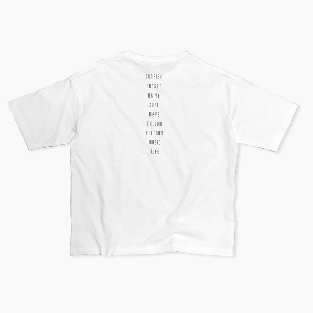 SIMAC_Official's tweet photo. 【NEW GOODS】

SIMAC BIG TEE
S / M / L / XL

明日からライブ会場にて販売開始!!

#SIMAC
#sunriseinmyattachecase https://t.co/IHMIHzfqLV