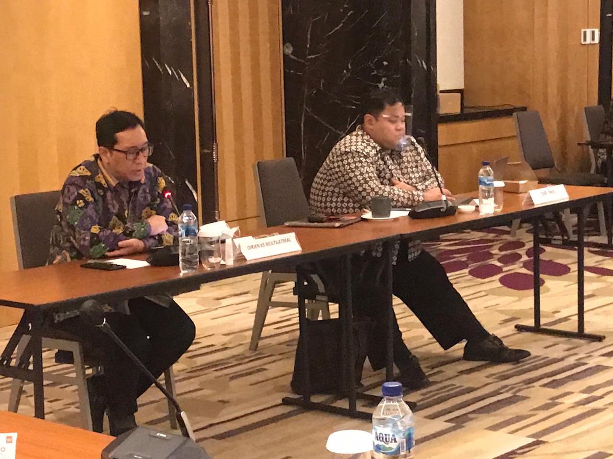 F_Ruddyard's tweet photo. Hari ini saya memberi arahan untuk mematangkan persiapan substansi, administrasi dan logistik untuk mendukung Delegasi RI pada Sidang Majelis Umum PBB ke-75. Pada masa pandemi ini, kita akan maksimalkan penggunaan teknologi informasi untuk persidangan #IniDiplomasi #IndonesianWay https://t.co/hWSkfDZOw7