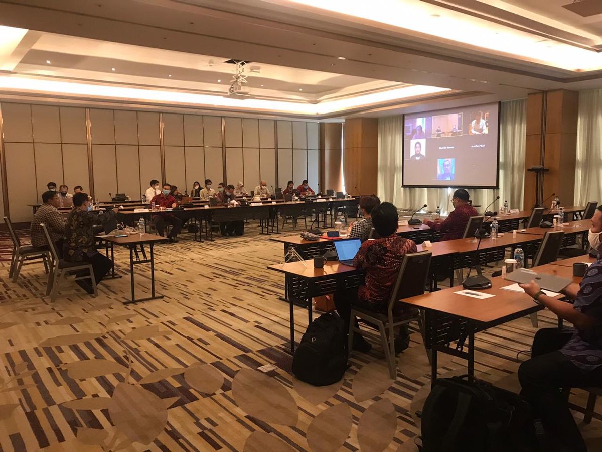 Hari ini saya memberi arahan untuk mematangkan persiapan substansi, administrasi dan logistik untuk mendukung Delegasi RI pada Sidang Majelis Umum PBB ke-75. Pada masa pandemi ini, kita akan maksimalkan penggunaan teknologi informasi untuk persidangan #IniDiplomasi #IndonesianWay