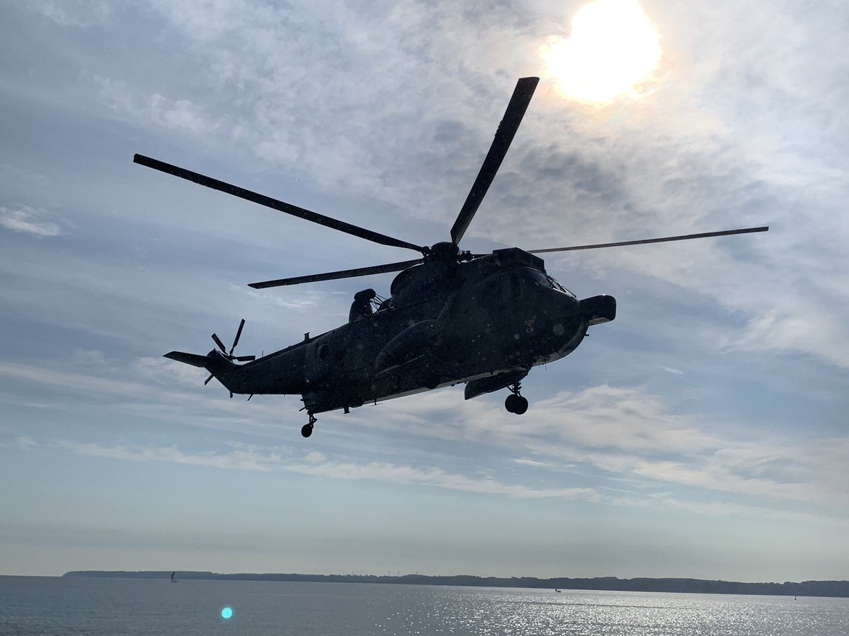 Christi69904784's tweet image. Gestern war ein guter Tag! 👍🏻💪🏻#offoffice #GEREX2020 #zwotebek @CdrDeuNavalAir @ErikHawelky