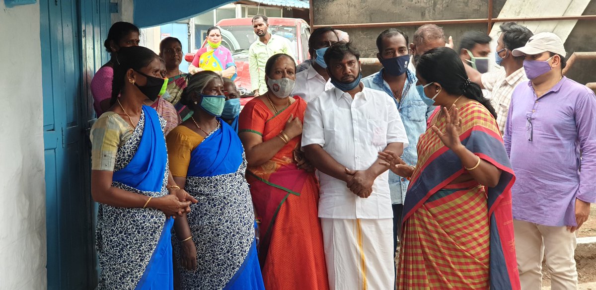 VanathiBJP's tweet photo. தூய்மை பணியாளர்களுக்கு 
குடிநீரும், கழிப்பிடம் இல்லாத நிலைமை .
@CbeCorp 81வது வார்டு அலுவலகத்தில் உள்ள இந்த சூழலை இன்று நேரில் சென்று பார்த்தோம்.
காலை 6 மணிக்கு பணிக்கு வரும் பெண்களுக்கு அவசரத்திற்கு ஒதுங்க இடமில்லை .
@SPVelumanicbe அவர்கள் இதை கவனிக்க வேண்டும்.
@BJP4TamilNadu https://t.co/8dP6p6DI7E