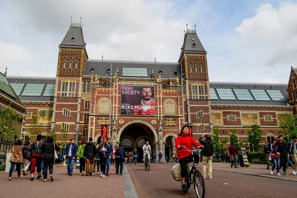 Welcome back to #FlashbackFridayz. This weeks theme is #Architecture. Join the crew of @Adventuringgal @TravelBugsWorld @carpediemeire and guests @lannietravels & @JourneyHeroApp. Share your photos, tag with hashtag and retweet. I’ll lay the first brick with #Amsterdam.