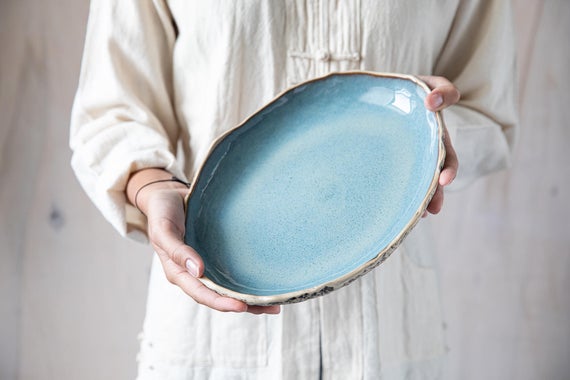 kariceramics's tweet photo. Handmade ceramic serving platter Organic pottery https://t.co/eZ4olp228K #ceramics #handmadepottery #handmadeceramics #servingplatter https://t.co/GfBZNJHzxl