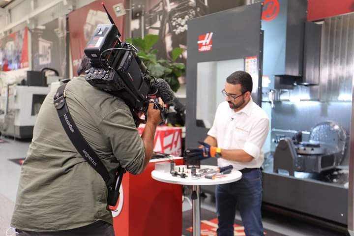 steadygum's tweet photo. This week is already over, and we want to end it by sharing this amazing photo with you. Our daily work is aimed at reaching camera operators so they can lessen the impact of the camera on the back and shoulders.
#tvoperator #videomaking #engcamera
#Repost @forumcriativa https://t.co/w0Iiu34XCL