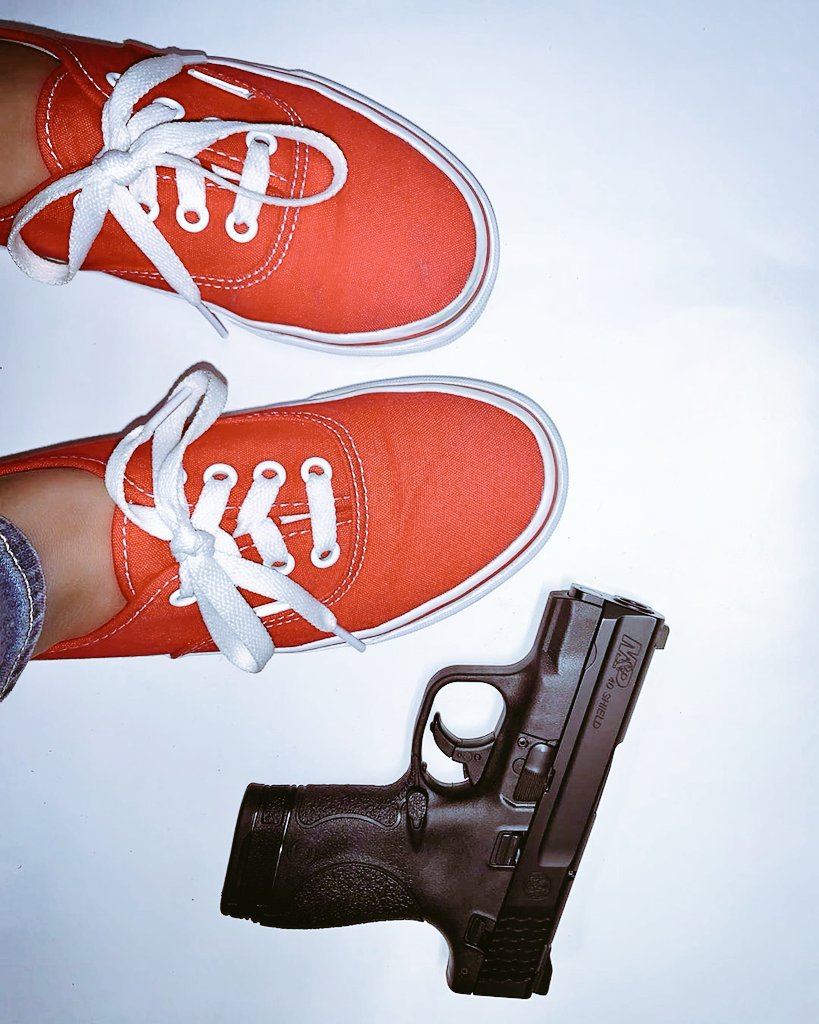 JrBaranyikwa's tweet photo. #GUNSHOT 🔫🔫 https://t.co/QTuGgXZzVX