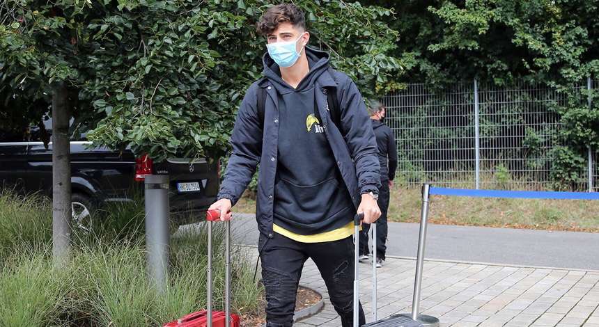 nayas2013's tweet photo. ℹ️ Kai Havertz has left the Stuttgart headquarters of the German national team to clarify matters surrounding a potential move to Chelsea. This took place after a discussion with Bayer 04 and DFB leadership. https://t.co/BwWU3VxqxC