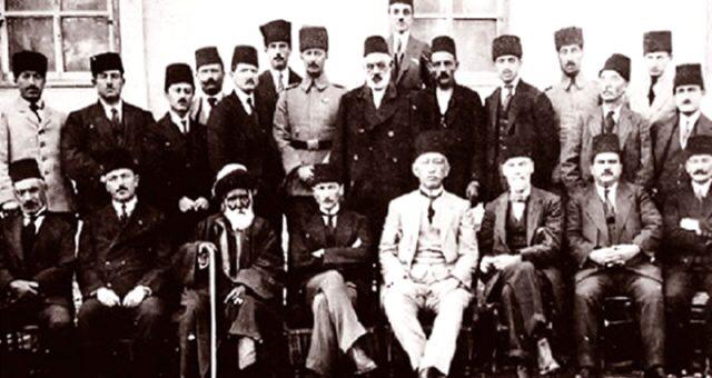lutfielvan's tweet image. Cumhuriyetin temellerinin atıldığı Sivas Kongresi'nin 101. yıl dönümünü kutluyor, Gazi Mustafa Kemal Atatürk ve kurtuluş mücadelesinin tüm kahramanlarını rahmet, minnet ve saygıyla anıyorum.
#SivasKongresi101Yaşında