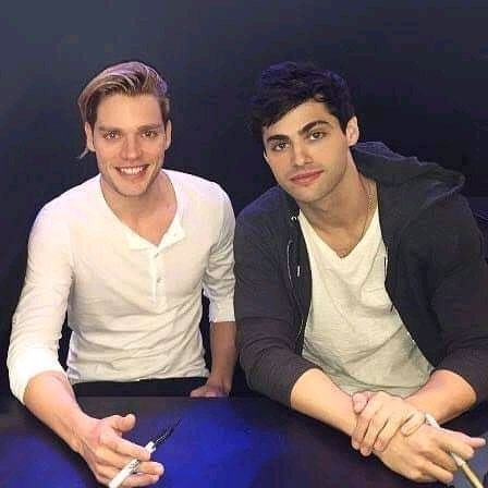 AlecLight10e's tweet photo. @JWShadowhunter https://t.co/xyESLmIC6I
