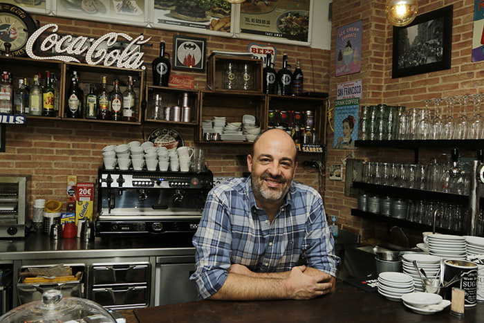 Nfranquicia's tweet photo. Hamburguesa y café, como en casa: entrevista con David Milla, fundador de Newyorkers Cafe - https://t.co/Gx6OJ0eJOl https://t.co/SIB4sIOnKr