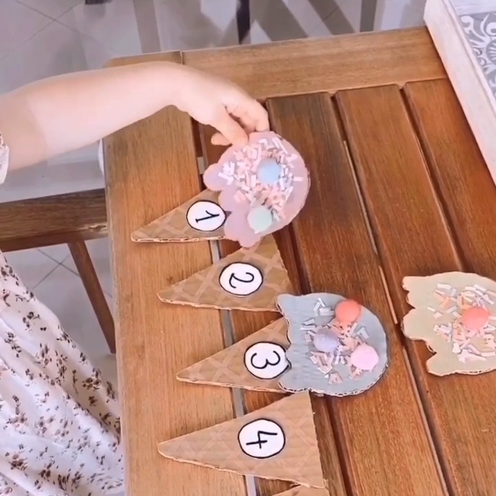 La vuelta a la #rutina de los más pequeños cada vez está mas cerca. Ayúdales a empezar poco a poco con las #tareas con estas #manualidades de <a href="/misscavallier/">misscavallier</a> donde aprenderán a contar y los colores. 👉bit.ly/3jKt4c3