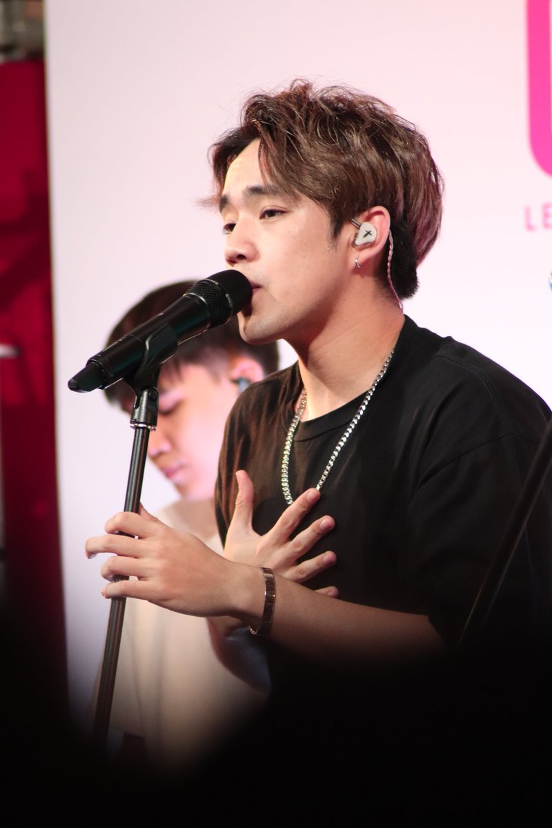 ple__simple's tweet photo. เก็บรูปมาฝากค่ะ🥰
#ROOFTOP
#cheerity2020
#ple_simple_gallely
30.8.63 Central Embassy https://t.co/BV8IoHidPA