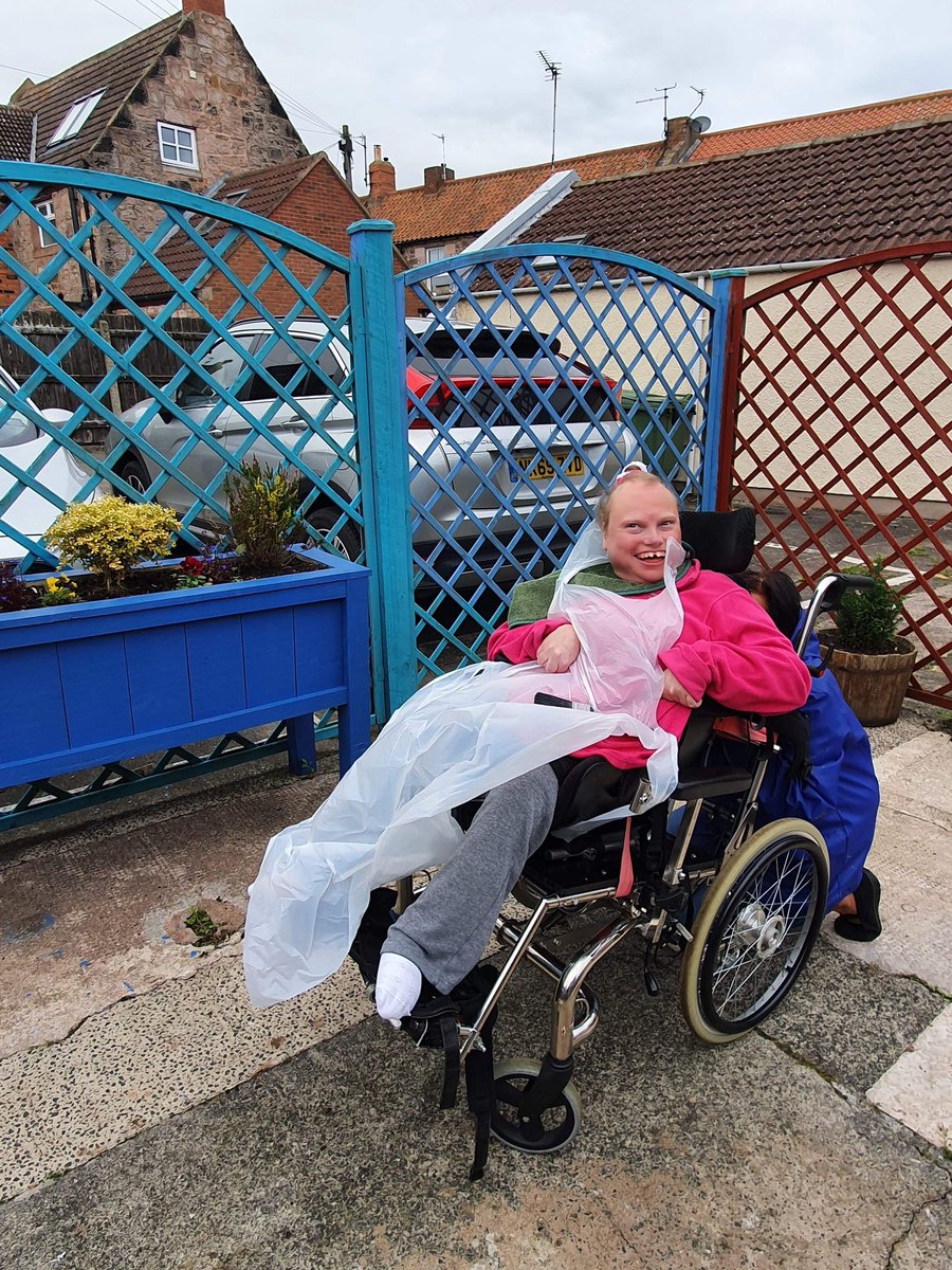 This week Gillian has been making the most of the nice weather and has been painting the planters in our sensory garden with Margaret. Great job!