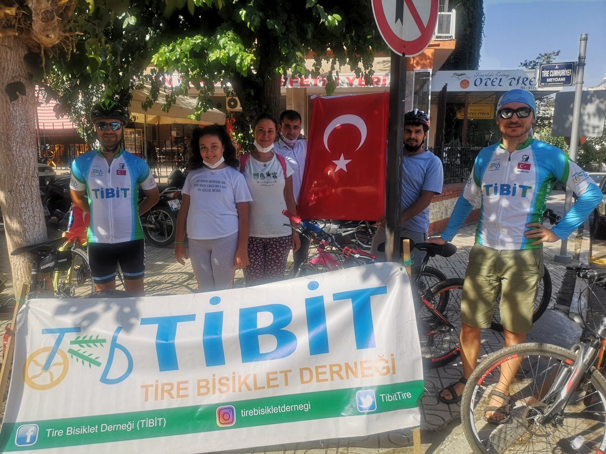 TibitTire's tweet photo. Bugün Tiremizin düşman işgalinden kurtuluşunun 98. yılında 4 Eylül Kurtuluş Günü kortej geçişine katıldık. #tibit #tire #bisiklet @CobanogluF @S_AtakanDuran @Bugep_ @bbiissiikklleet https://t.co/OOWYH0K2Zx