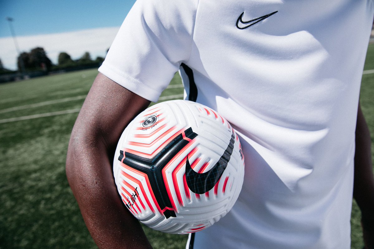 teniolatime's tweet photo. The sky is not the limit. ⏰
Shooting with @sportsdirectfootball for the launch of the New Nike Phantom GT boots and also the new Premier League flight ball. ⚽️
#TENIOLATIME #phantomgt #nike #nikefootball #overheadkick #bussnet #fyp https://t.co/BM8TGP5doL