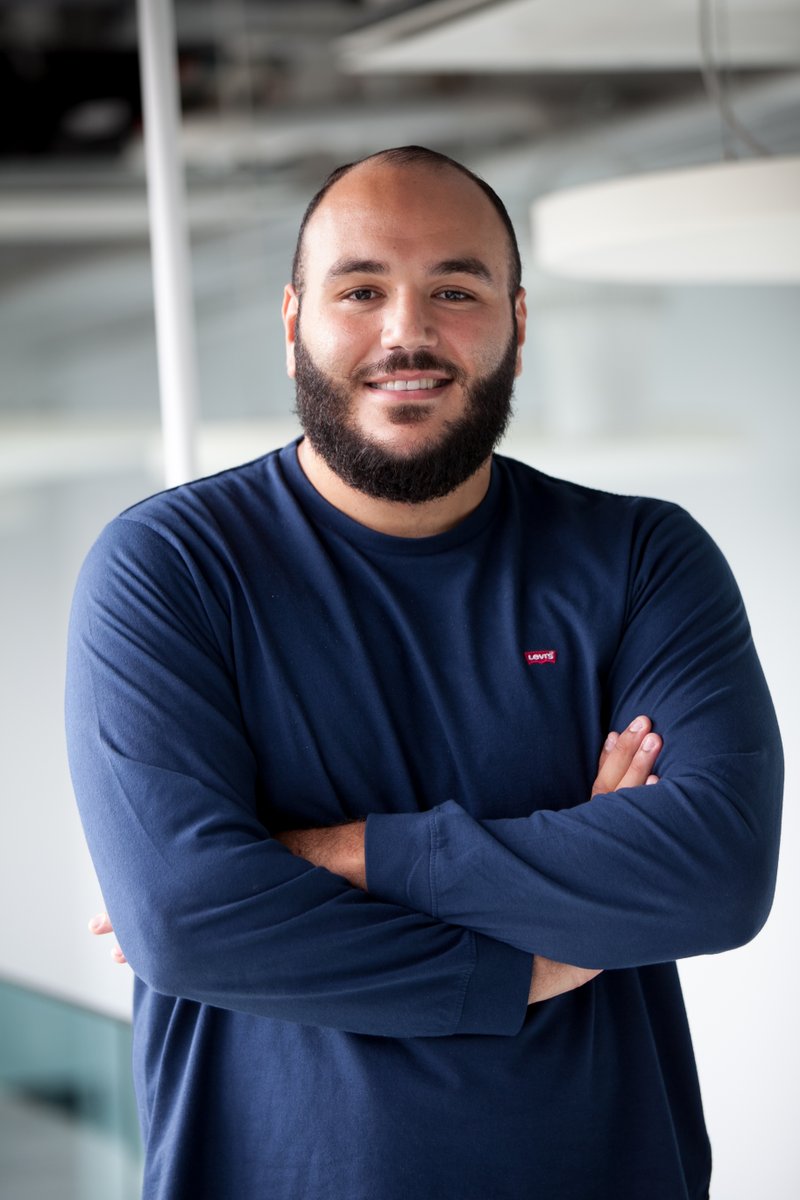 saqara_france's tweet photo. [ POSTEAM ] 

Aujourd’hui, nous vous présentons les nouveaux talents d’AOS 💥

Yahia, Vincent et Melvin arrivent en force dans l’équipe commerciale 💪

Bienvenue à eux !

#posteam #team #immobilier #btp #teamwork #business #aos #appelsdoffres https://t.co/CmynhnKakC