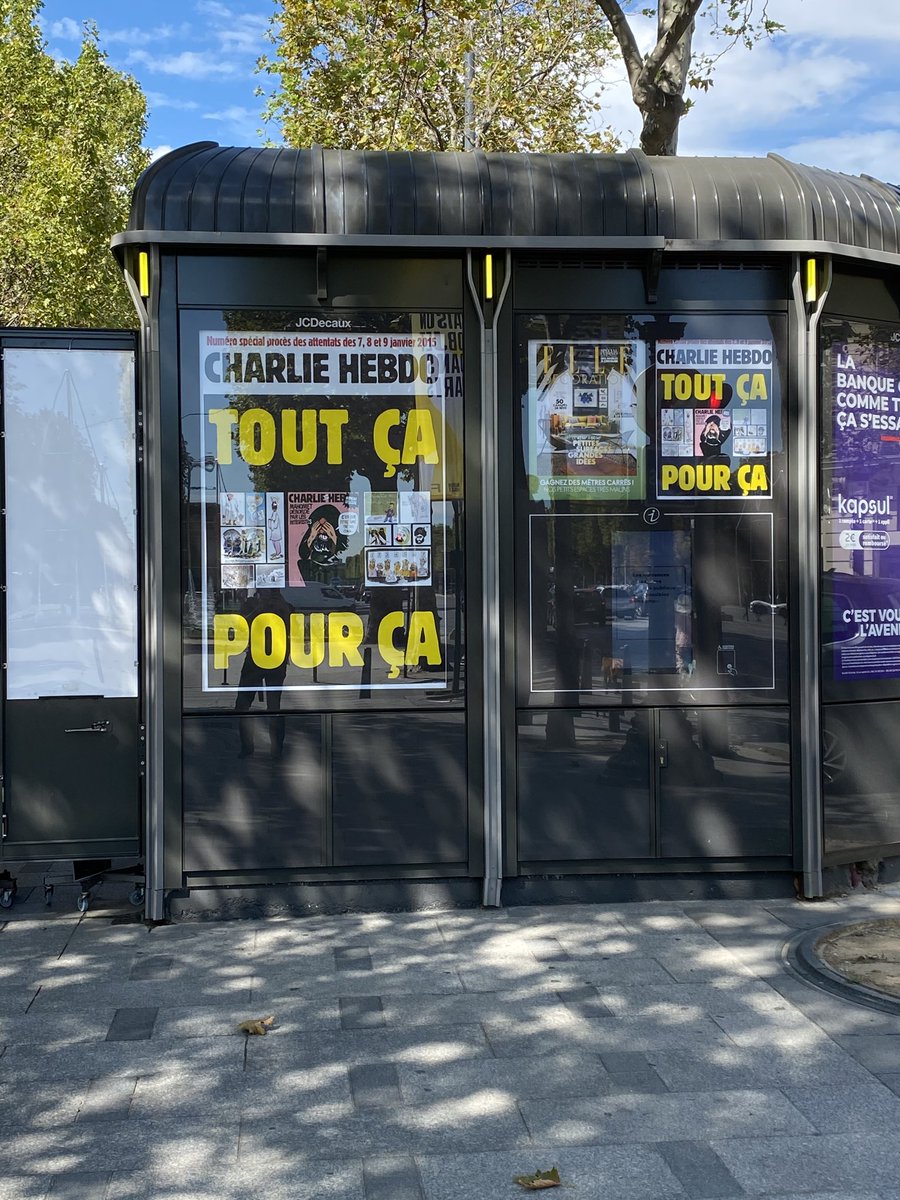 Enthoven_R's tweet photo. Les kiosques sauvent l’honneur des journaux... ❤️🙏🙏#CharlieHebdo https://t.co/CiOQDH8hgm
