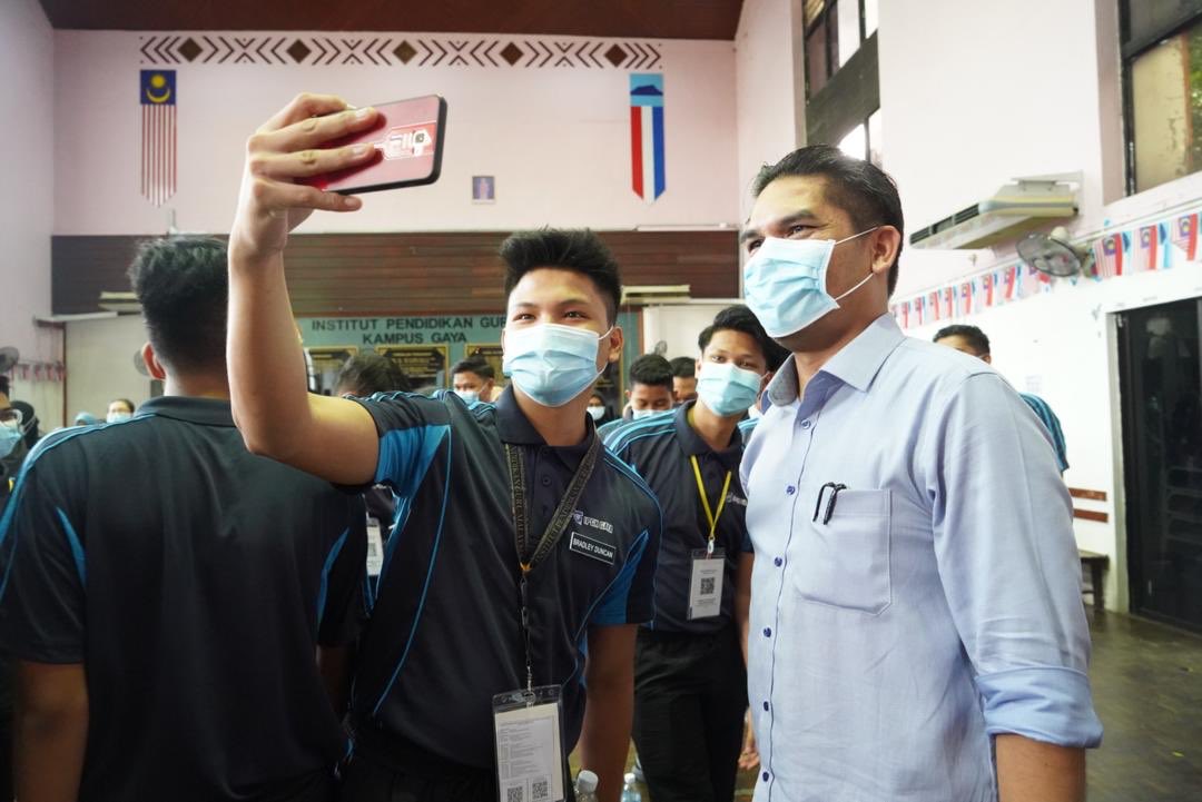 Radzi Jidin En Twitter Terima Kasih Kepada Adik Adik Yang Bertanyakan Soalan Dalam Sesi Dialog Tadi Saya Juga Sempat Melawat Projek Pembinaan Bangunan Pentadbiran Ipg Kampus Gaya Yang Dijangka Siap Awal Tahun Hadapan