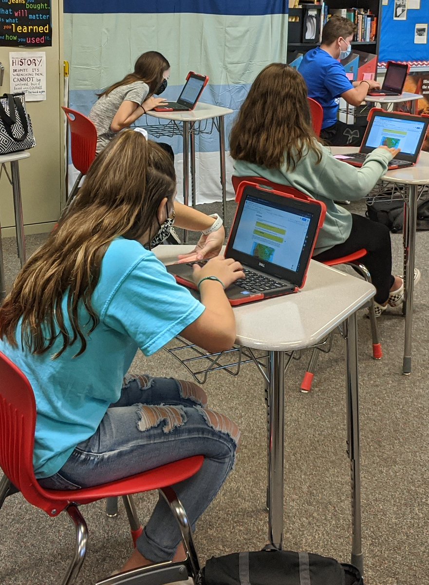 CoTeachHistory's tweet photo. @MrsOBRIEN24 These students are making their 7th grade Global Studies teachers so proud! We are completing a KWL on the 13 Colonies and students are giving such great responses recalling past knowledge. #wilsonsouthern. https://t.co/oDip5kazyJ