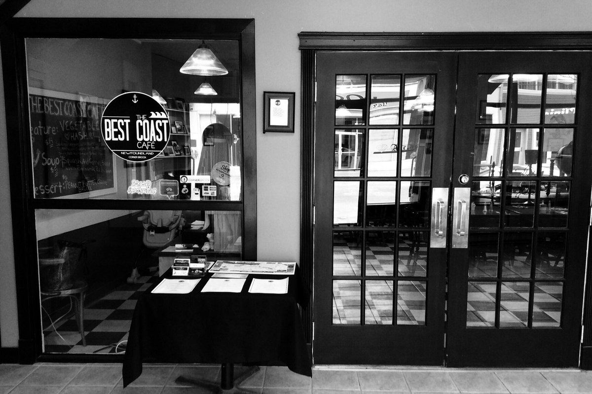 TGIF!! 😋

Today we have:
🖤Breakfast Tacos 
🖤Tomato Basil Soup 
🖤Vanilla Crème Brûlée 

Coffee is on, see you soon!☕️