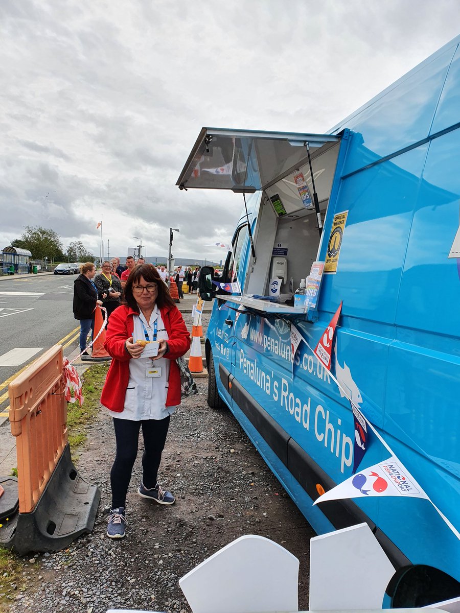 penalunasffc's tweet photo. Serving some great people #NationalFishAndChipDay #valleytimes https://t.co/q3XTe1eWCe