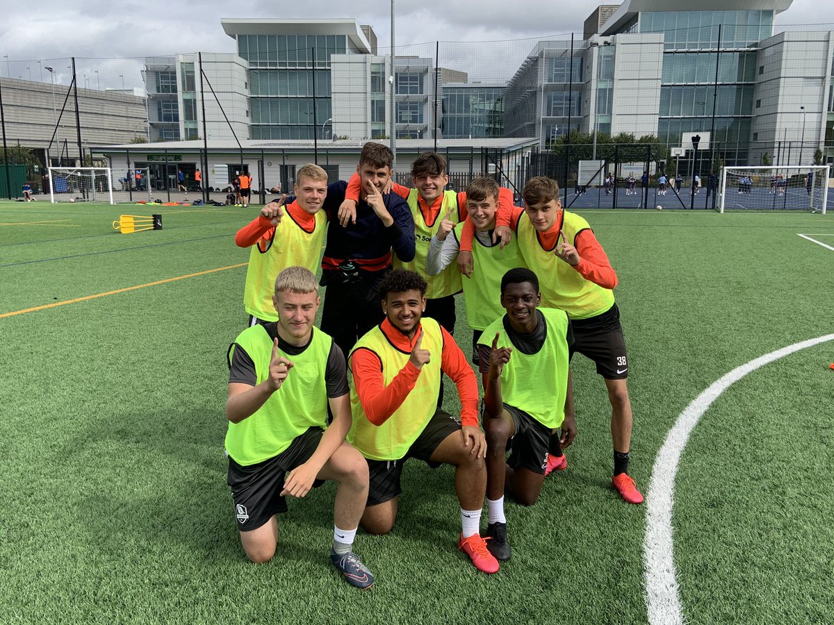 MKCollegeFooty's tweet photo. Todays winners #paystowin https://t.co/zEntAn28V2