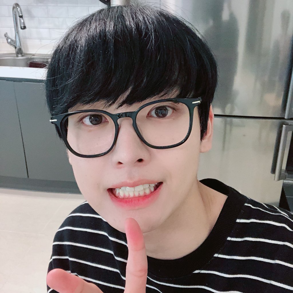 Kitten_Archive's tweet photo. 하덕호                                     김인성

김인성                                     하덕호 https://t.co/nrs179XWwq