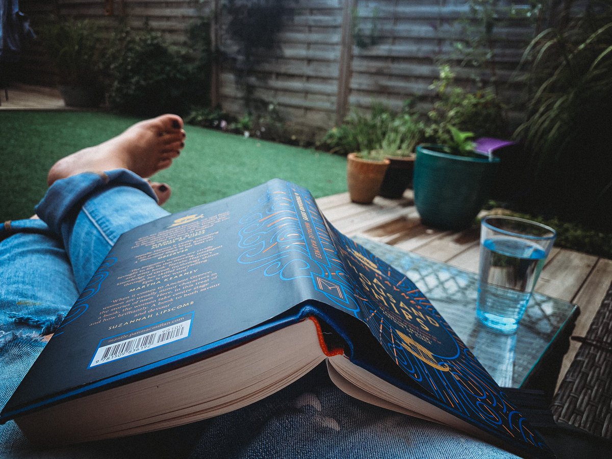 hoola's tweet photo. @booksaremybag A Thousand Ships by Natalie Haynes🏺 https://t.co/l4CJ5MfAPx