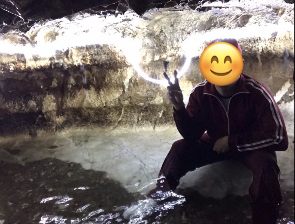 鍾乳洞に行ってきた！

洞内、水が流れててずぶ濡れになった
往路は出来るだけ濡れないように向かったけど、普通に腰まで水に浸かった(≧∀≦)
復路はもちろん、水遊びしながら✨

気持ちよかった〜♪

#ずぶ濡れ
#体操着
#イモジャージ